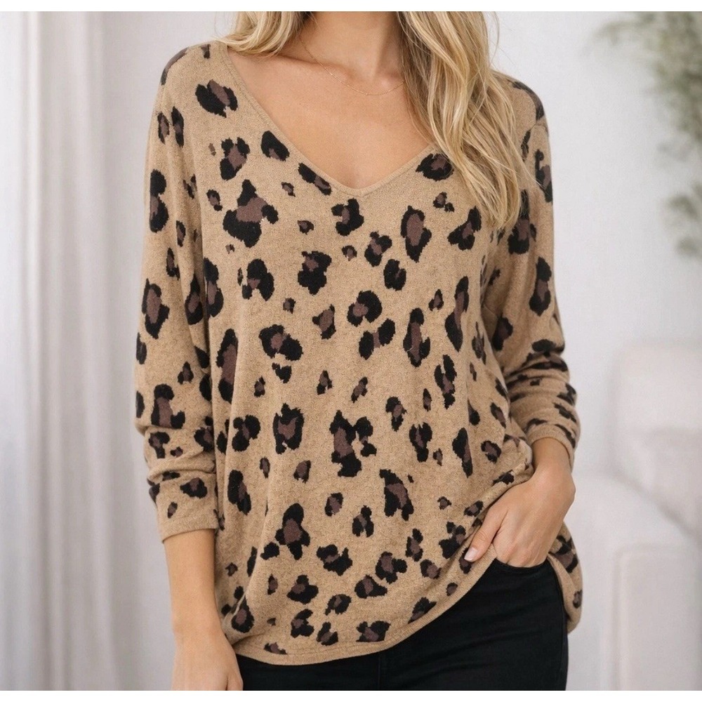 Chico's V-Neck Lightweight Sweater Leopard Animal Print XL Stretchy Comfort Knit